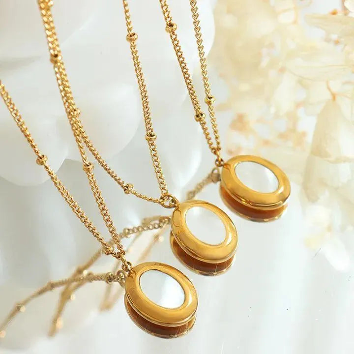 Gold Pendant Necklace with Pearl Stone for Women