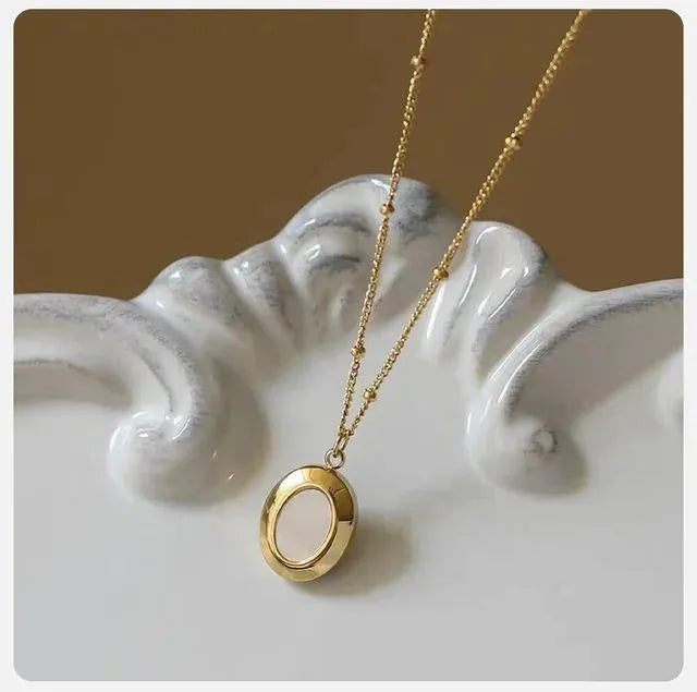 Gold Pendant Necklace with Pearl Stone for Women
