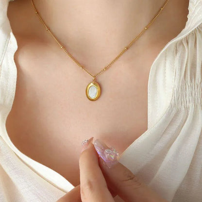 Gold Pendant Necklace with Pearl Stone for Women